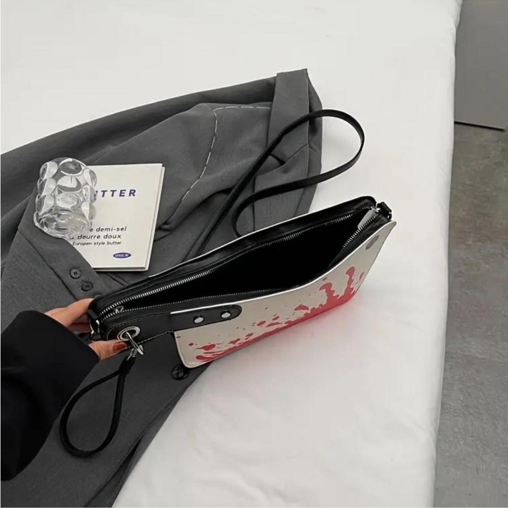 ๐ LAST ONE ๐ Bloody Knife Clutch Shoulder Bag - Picture 3 of 4